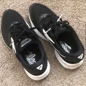 Brooks sneakers